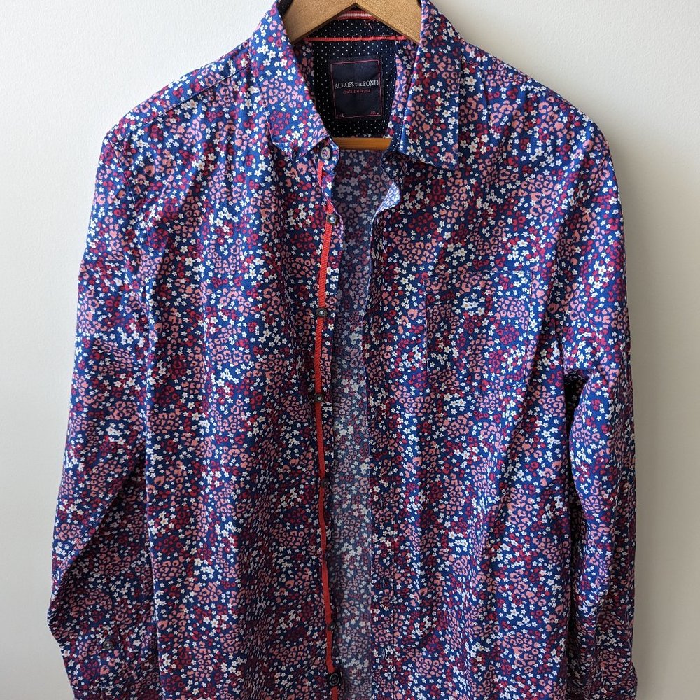 Across the Pond Button Down Shirt Size Large